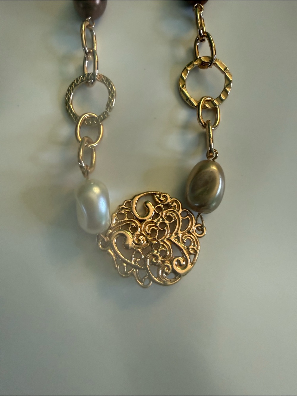 Gold-tone Metal enclave & Earring Set by Paparazzi